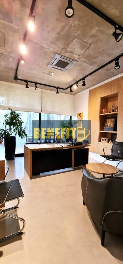 Коммерческая недвижимость, 2433 м², 980 000$ — FAKTOR