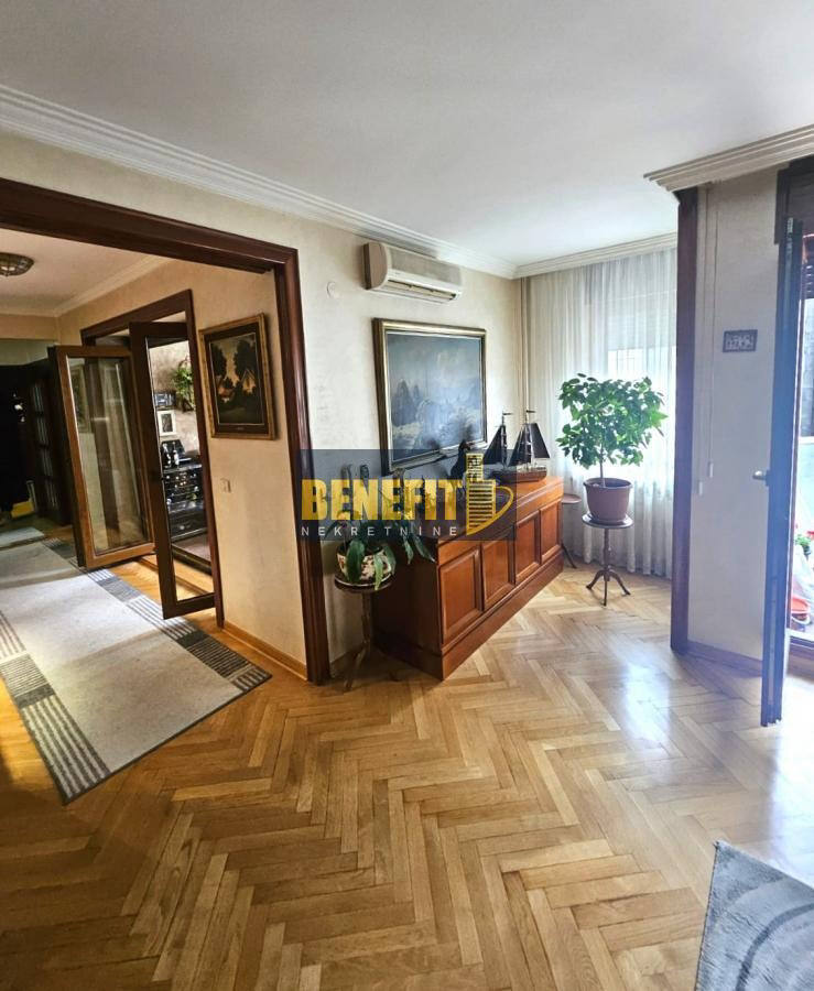 Квартира, 1615 м², 557 000$ — FAKTOR