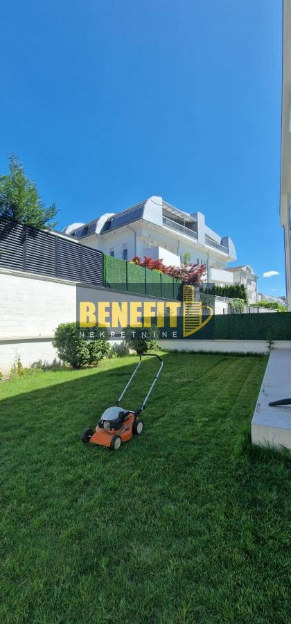 Квартира, 2368 м², 880 000$ — FAKTOR