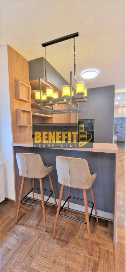 Квартира, 710 м², 268 000$ — FAKTOR