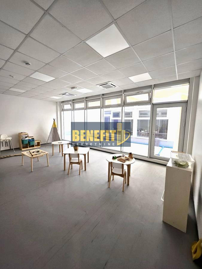 Комерційна нерухомість, 8073 м², 2 350 000$ — FAKTOR
