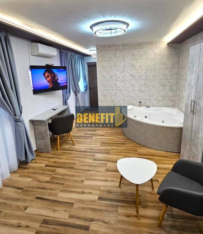 Комерційна нерухомість, 15231 м², 2 400 000$ — FAKTOR