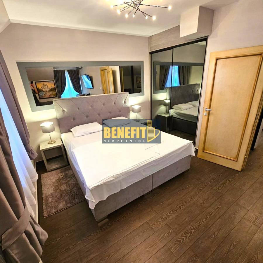 Комерційна нерухомість, 15231 м², 2 400 000$ — FAKTOR