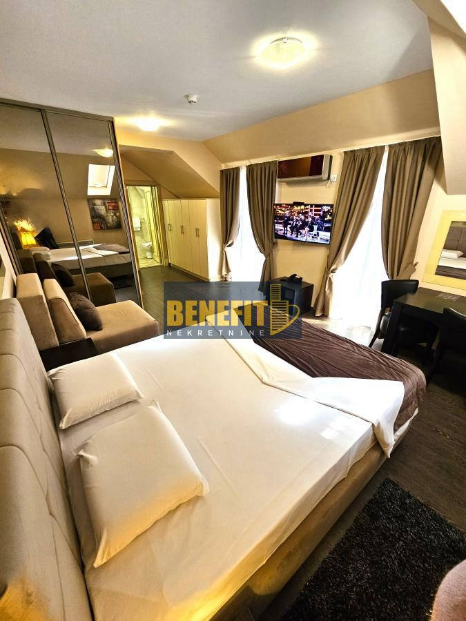 Комерційна нерухомість, 15231 м², 2 400 000$ — FAKTOR