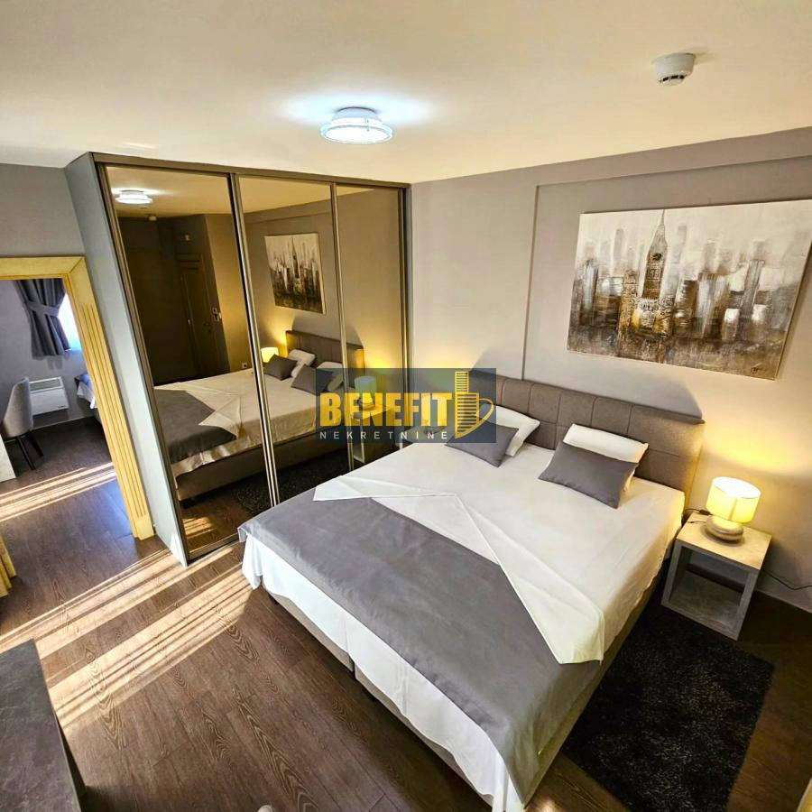 Комерційна нерухомість, 15231 м², 2 400 000$ — FAKTOR