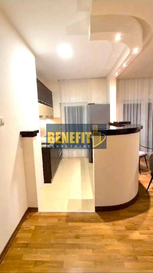 Квартира, 915 м², 360 000$ — FAKTOR