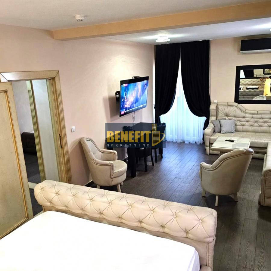 Комерційна нерухомість, 15231 м², 2 400 000$ — FAKTOR