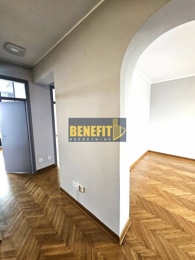 Квартира, 1066 м², 410 000$ — FAKTOR