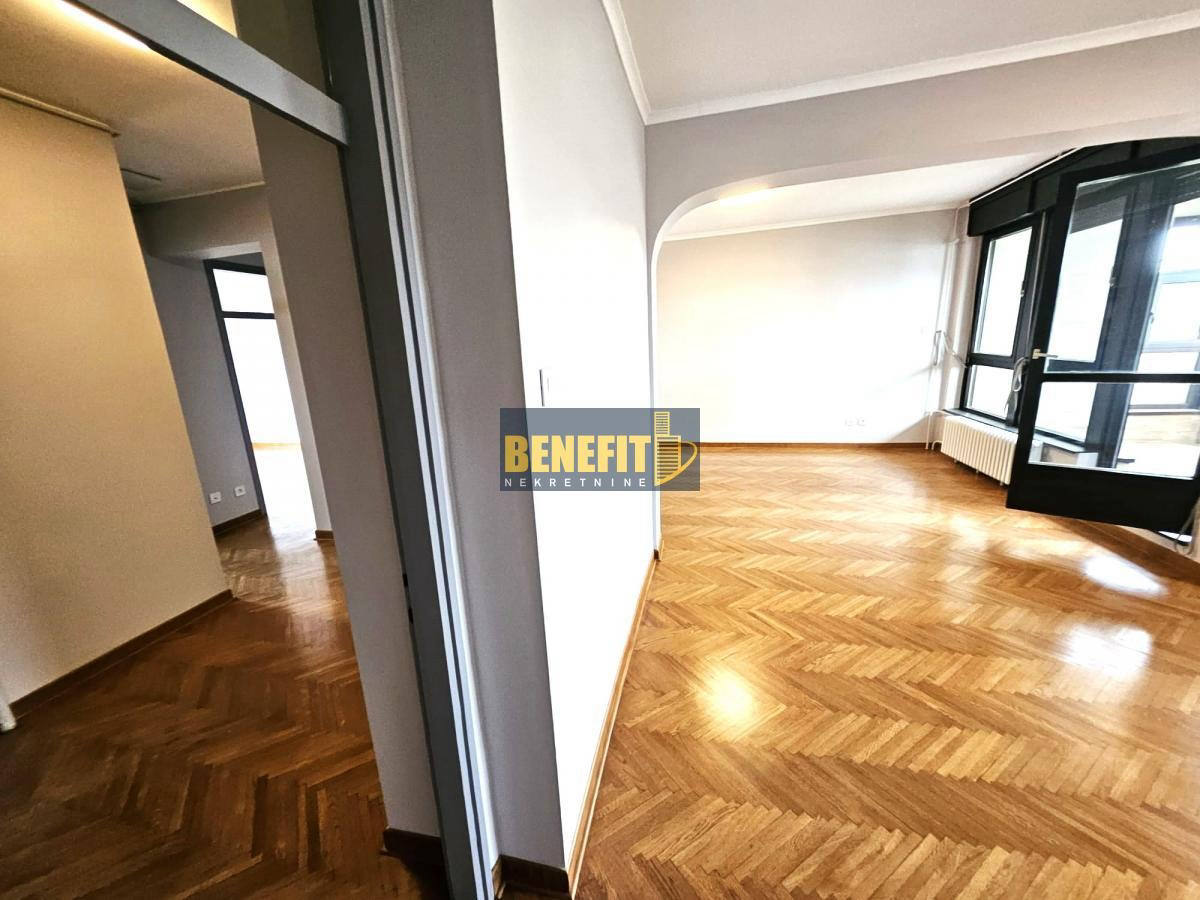 Квартира, 1066 м², 410 000$ — FAKTOR
