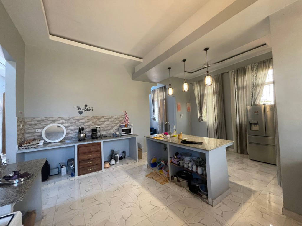 Будинок, 5382 м², 110 000$ — FAKTOR