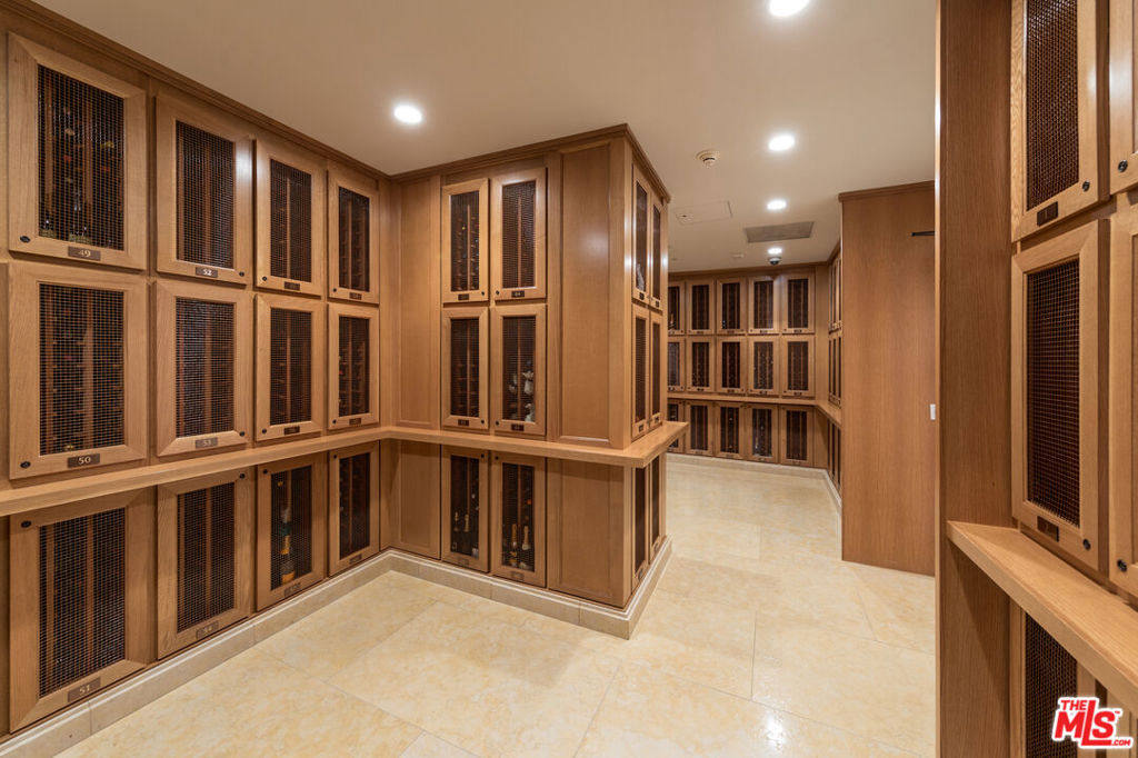 Квартира, 4450 м², 13 995 000$ — FAKTOR