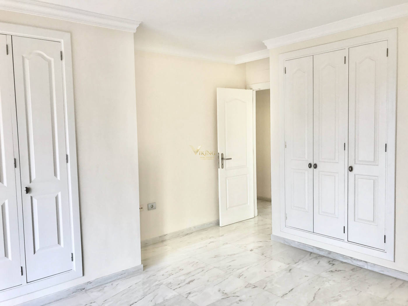 Квартира, 1249 м², 385 000$ — FAKTOR