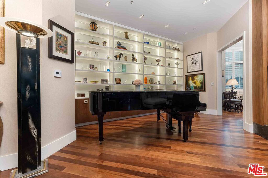 Квартира, 2776 м², 2 499 000$ — FAKTOR