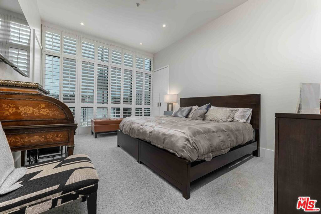 Квартира, 2776 м², 2 499 000$ — FAKTOR