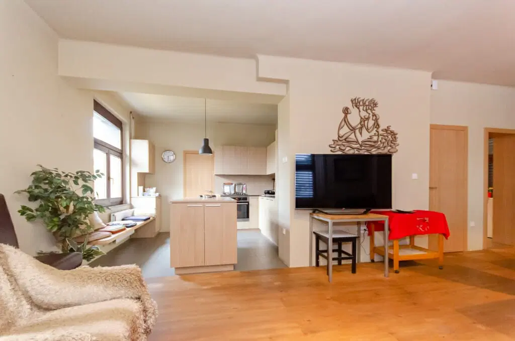 Комерційна нерухомість, 2895 м², 695 000$ — FAKTOR