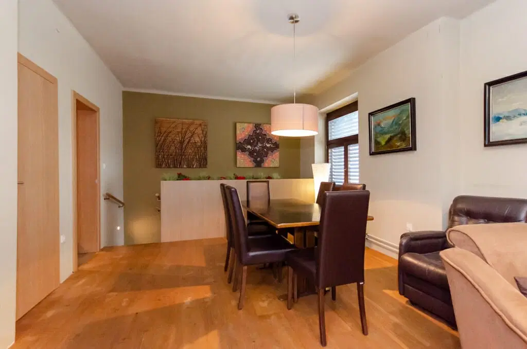 Комерційна нерухомість, 2895 м², 695 000$ — FAKTOR