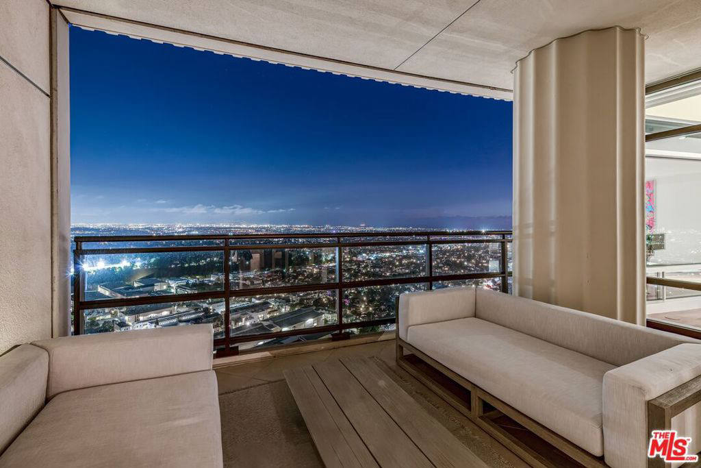 Квартира, 4450 м², 13 995 000$ — FAKTOR