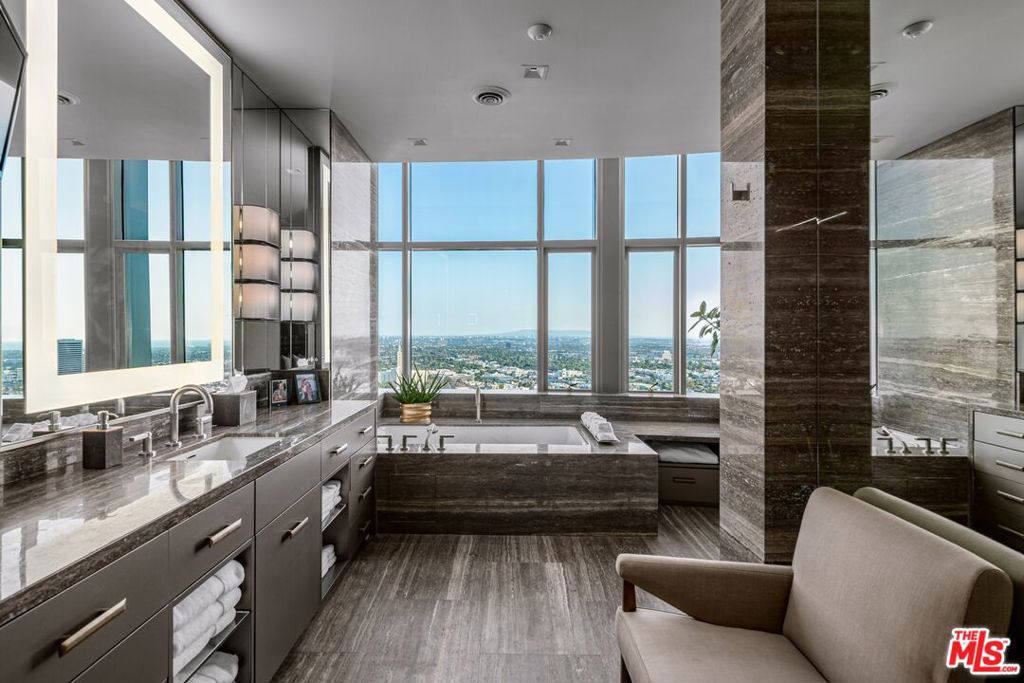 Квартира, 5283 м², 14 000 000$ — FAKTOR
