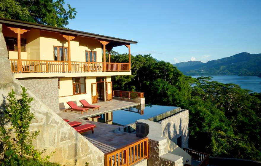 House, 4 090 m²