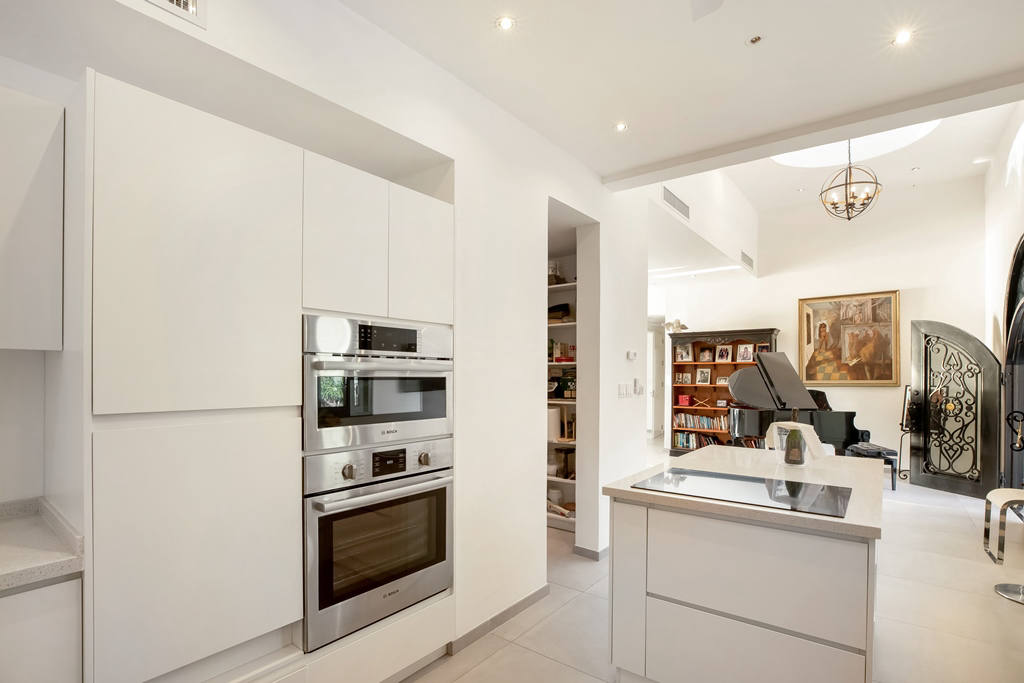 Квартира, 4628 м², 2 800 000$ — FAKTOR