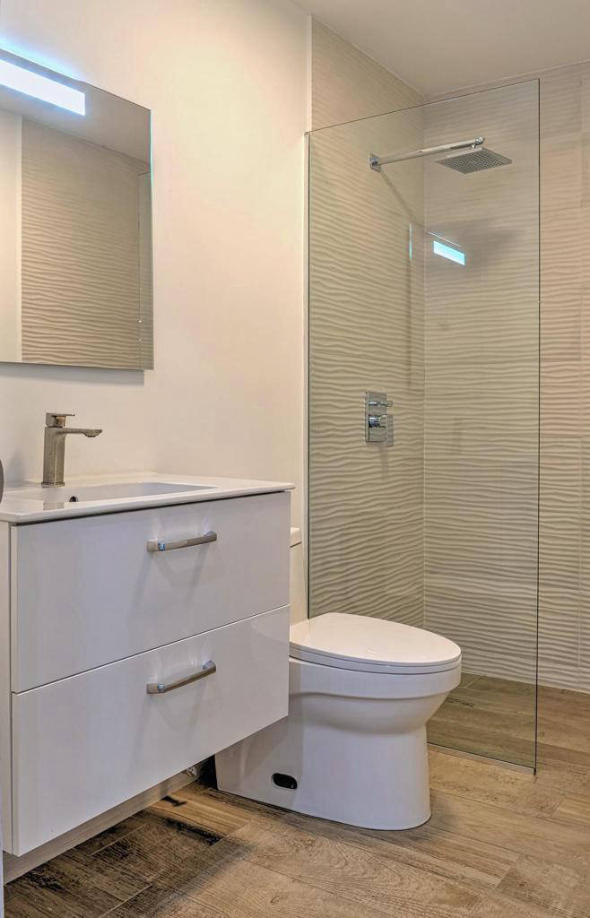 Коммерческая недвижимость, 1700 м², 589 340$ — FAKTOR