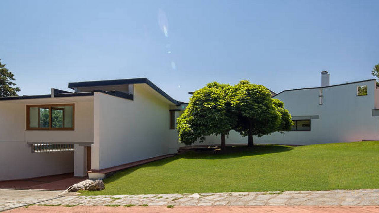 House, 6 458 m²
