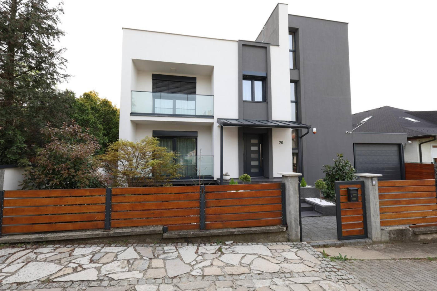 House, 3 541 m²