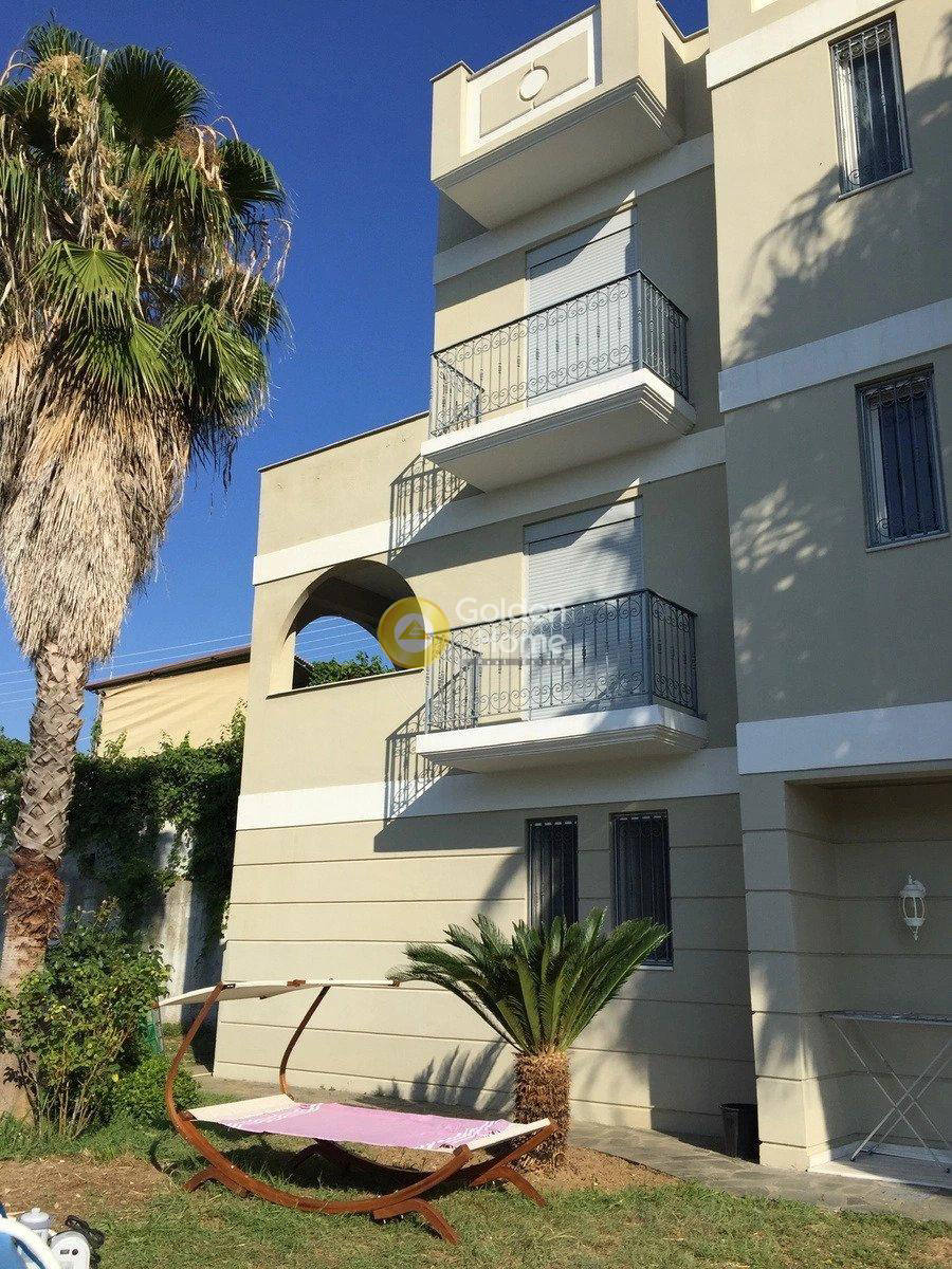 House, 4 198 m²