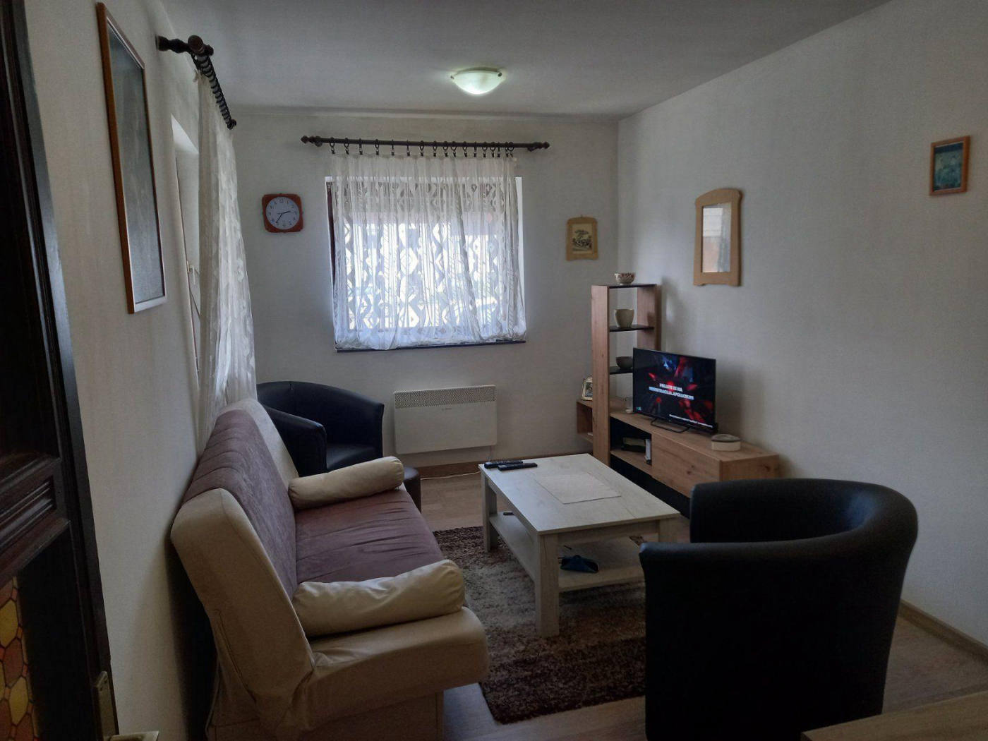 1 819 м²