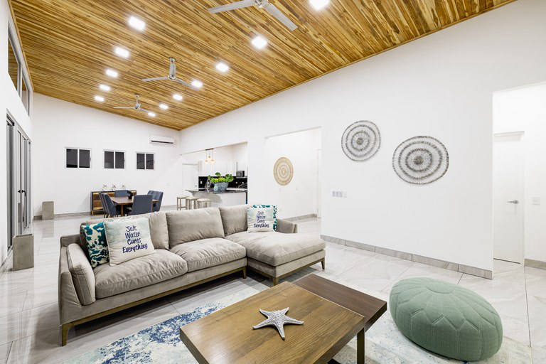 House, 3 498 m²