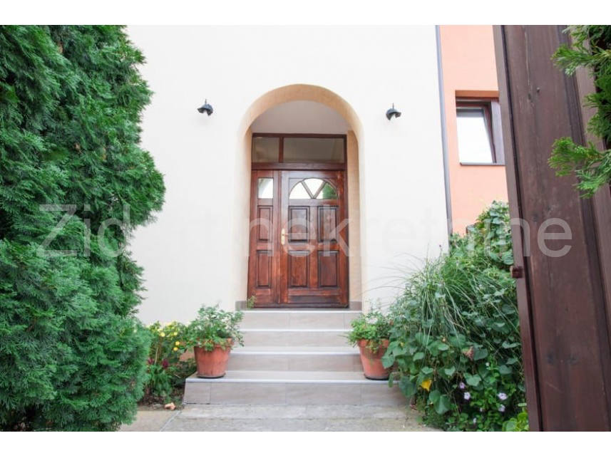 Квартира, 2368 м², 324 044$ — FAKTOR