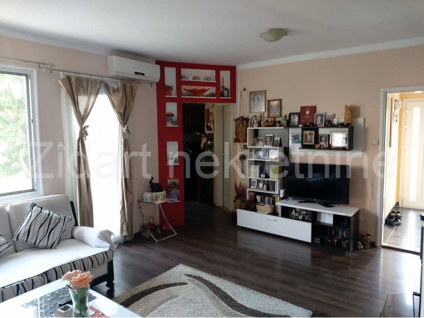 House, 861 m²