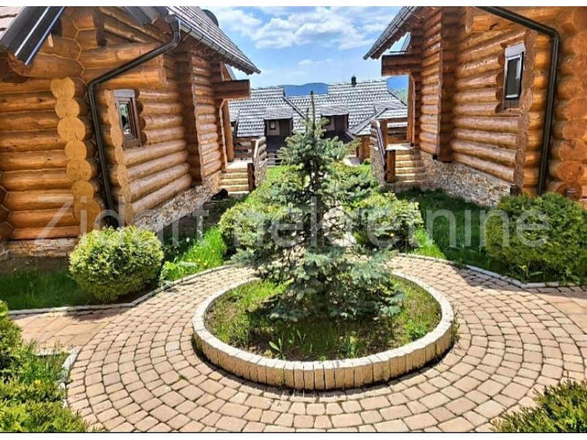 Квартира, 732 м², 140 000$ — FAKTOR