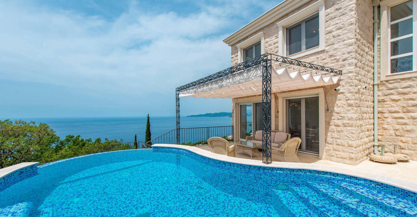 House, 2 906 m²