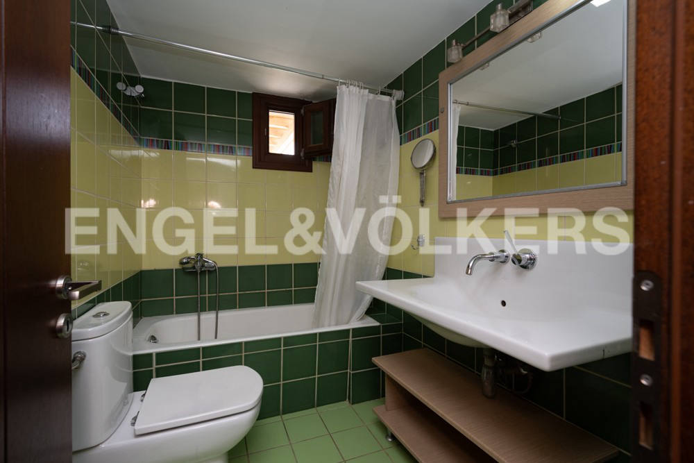 Комерційна нерухомість, 3390 м², 1 539 000$ — FAKTOR